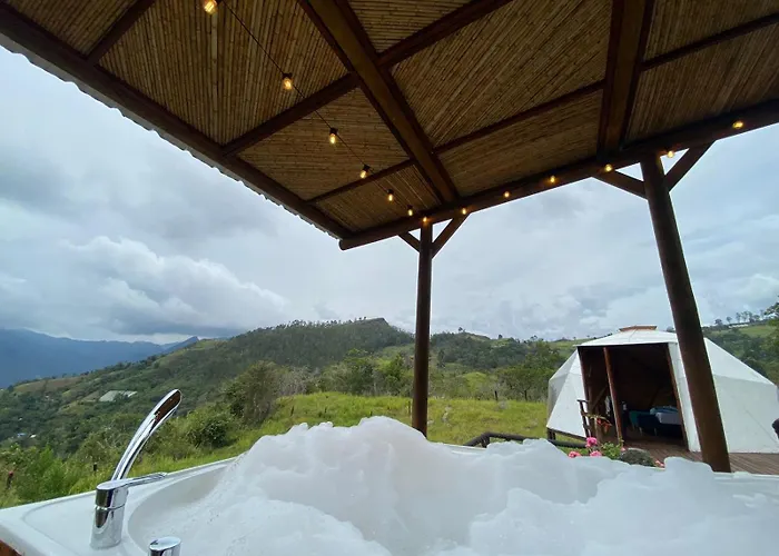 Glamping Astrodome En Pacho