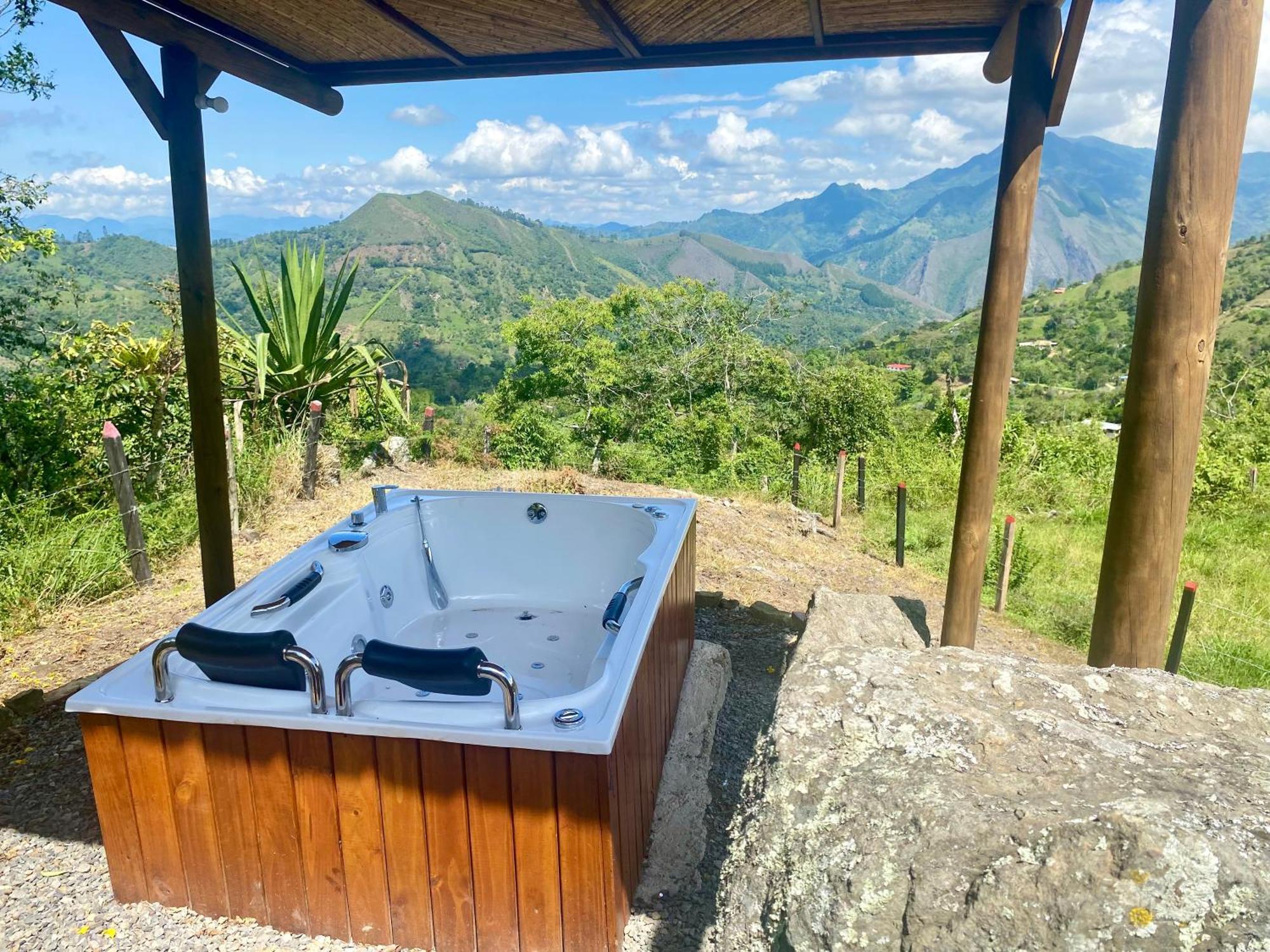 Glamping Astrodome En Luxury tent Pacho